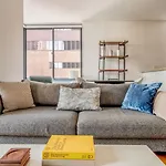 Midtown 1Br W Doorman Gym Nr Times Square Nyc-1208