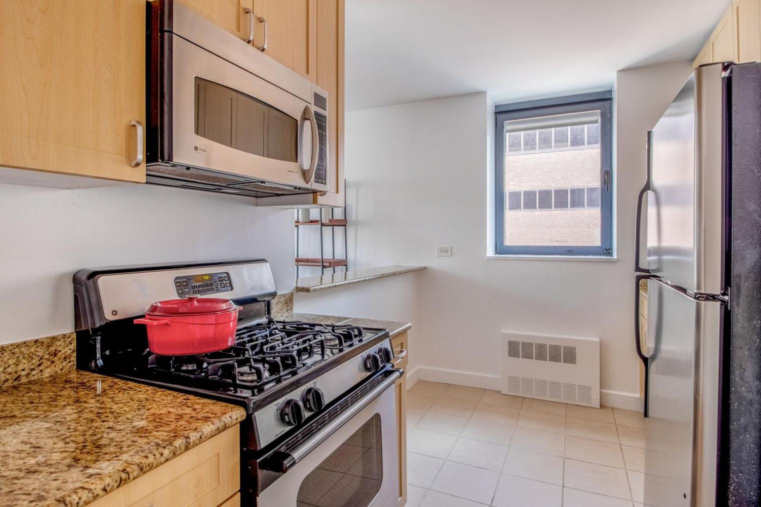 Midtown 1br W Doorman Gym Nr Times Square Nyc-1208 New York