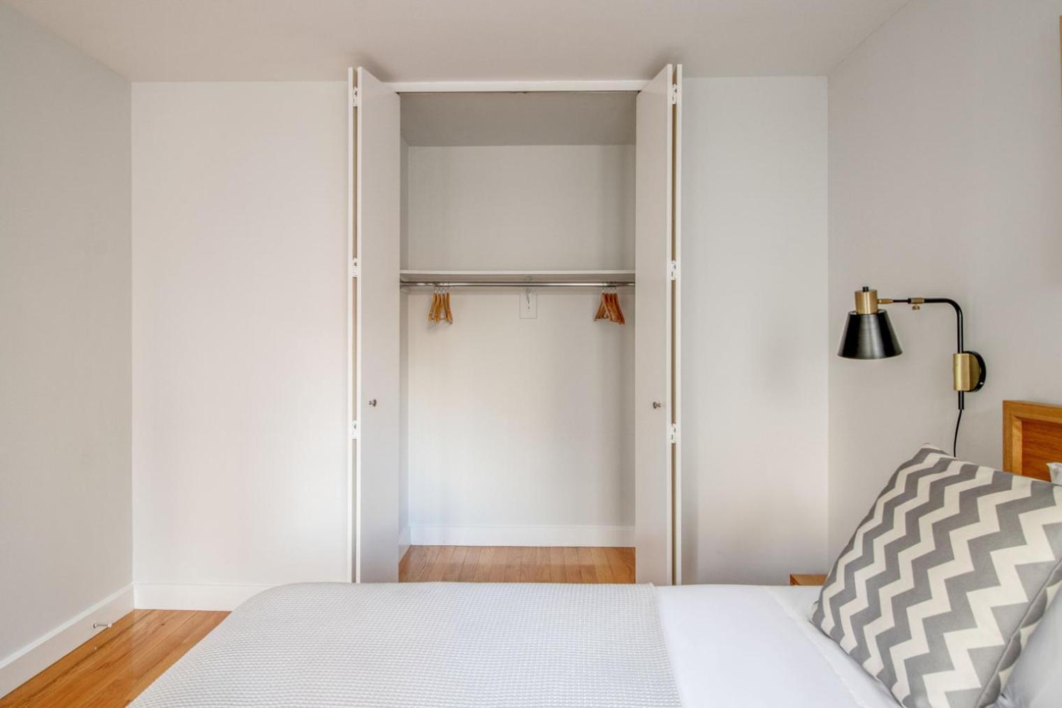 Apartment Midtown 1br W Doorman Gym Nr Times Square Nyc-1208 *